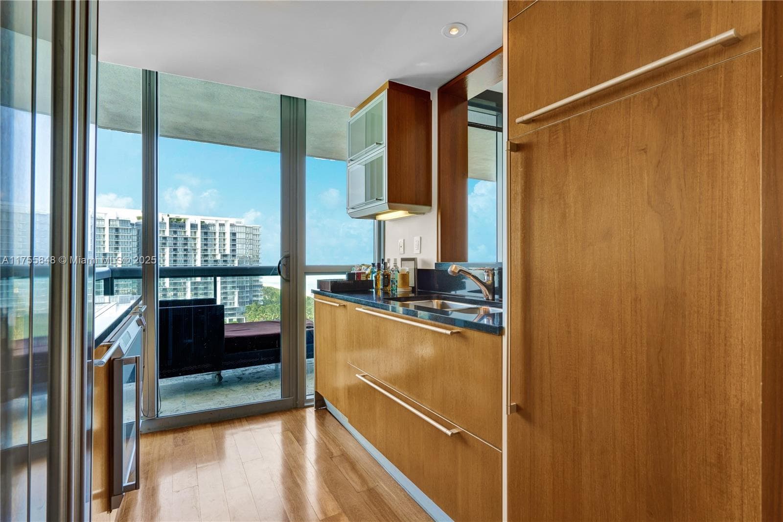 A11755848 — Miami Beach — 32