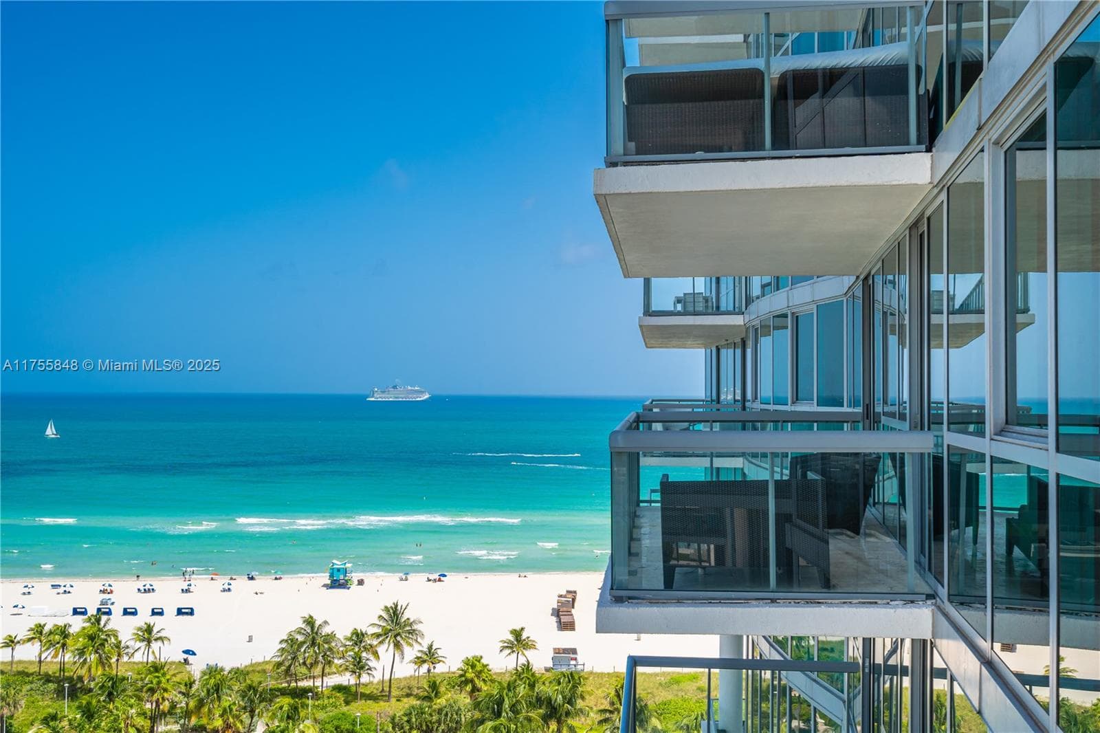A11755848 — Miami Beach