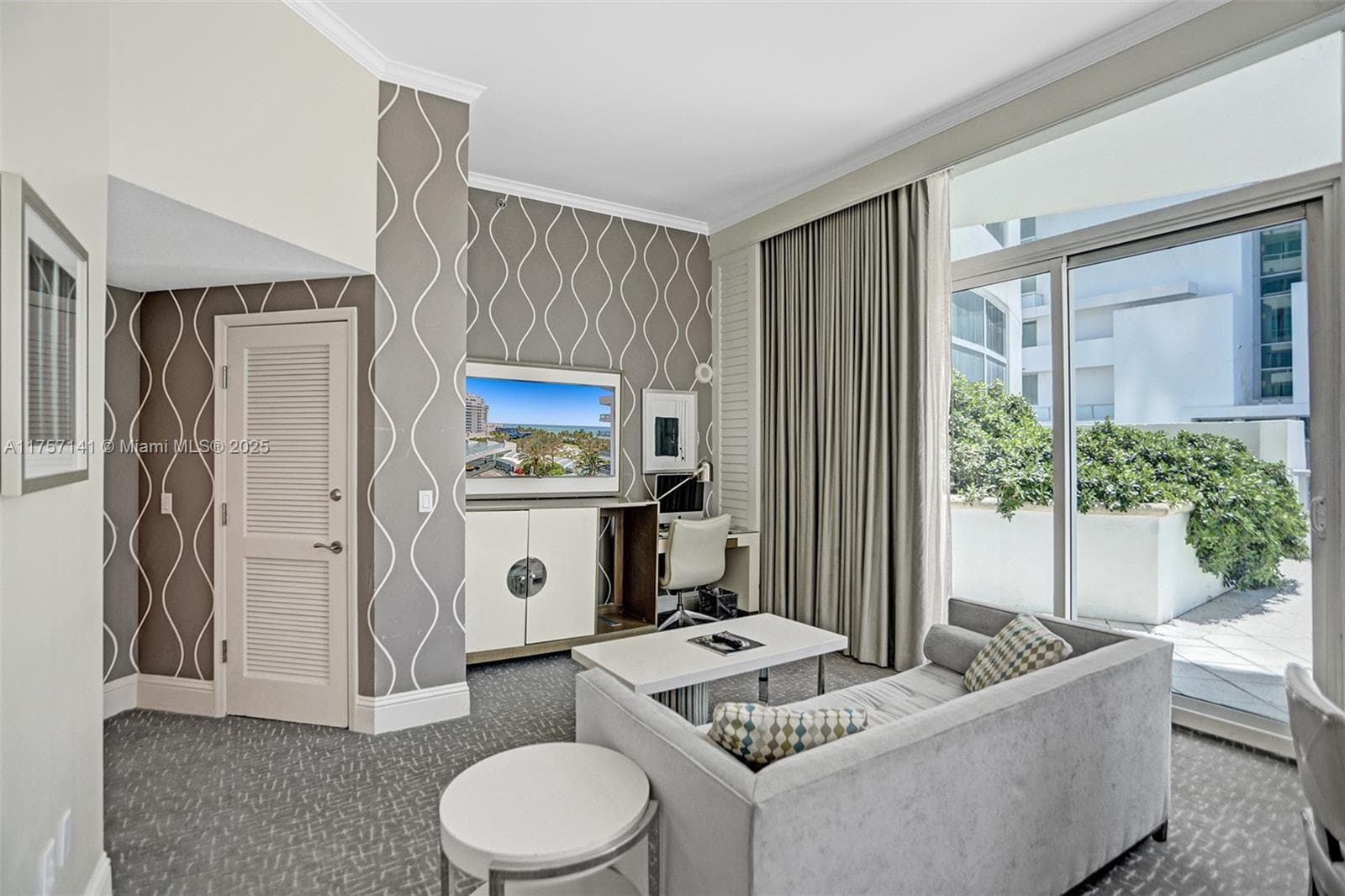 A11757141 — Miami Beach — 13
