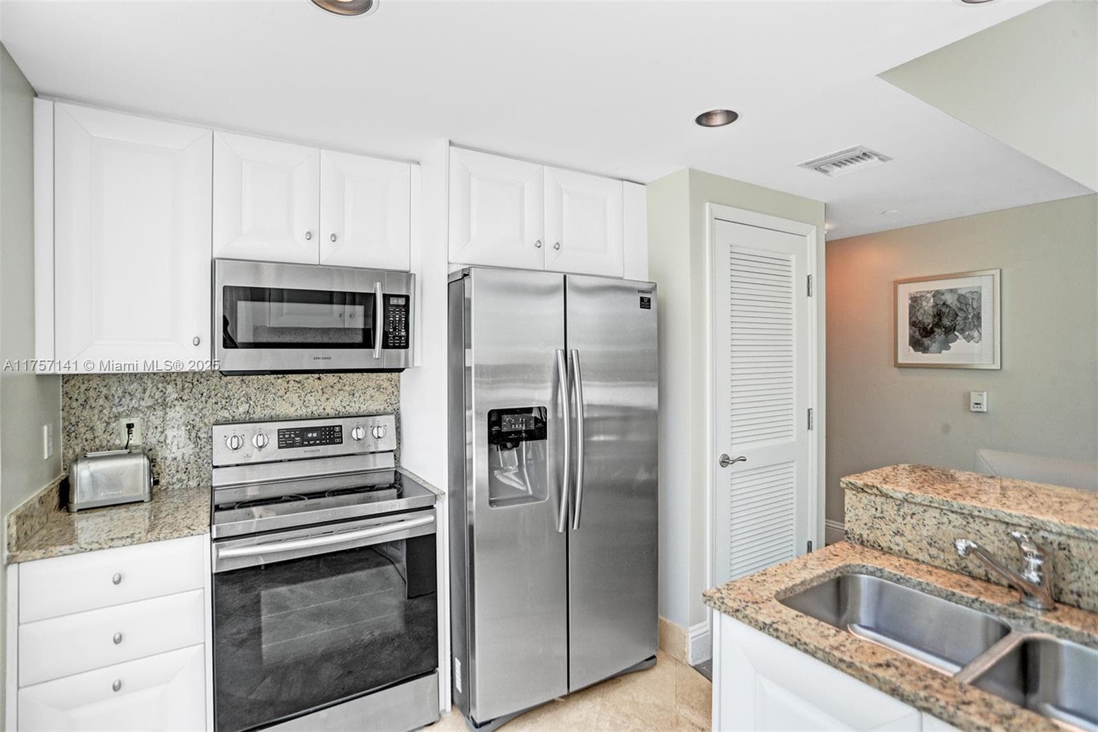 A11757141 — Miami Beach — 17