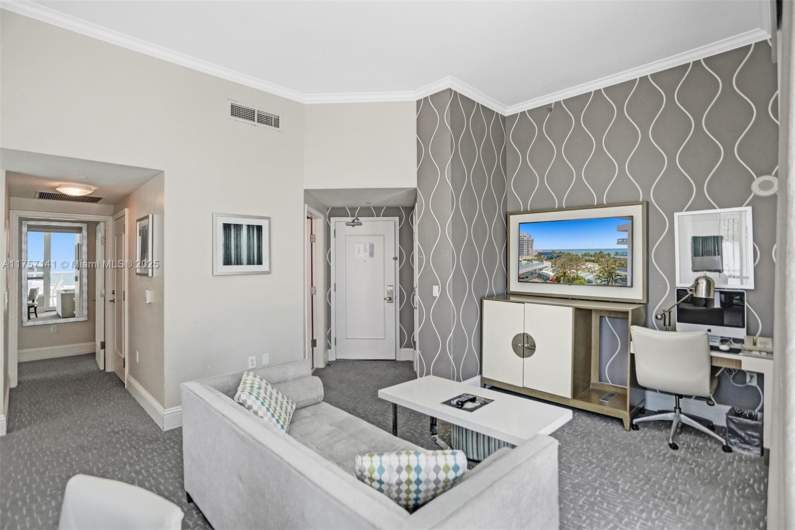 A11757141 — Miami Beach — 12