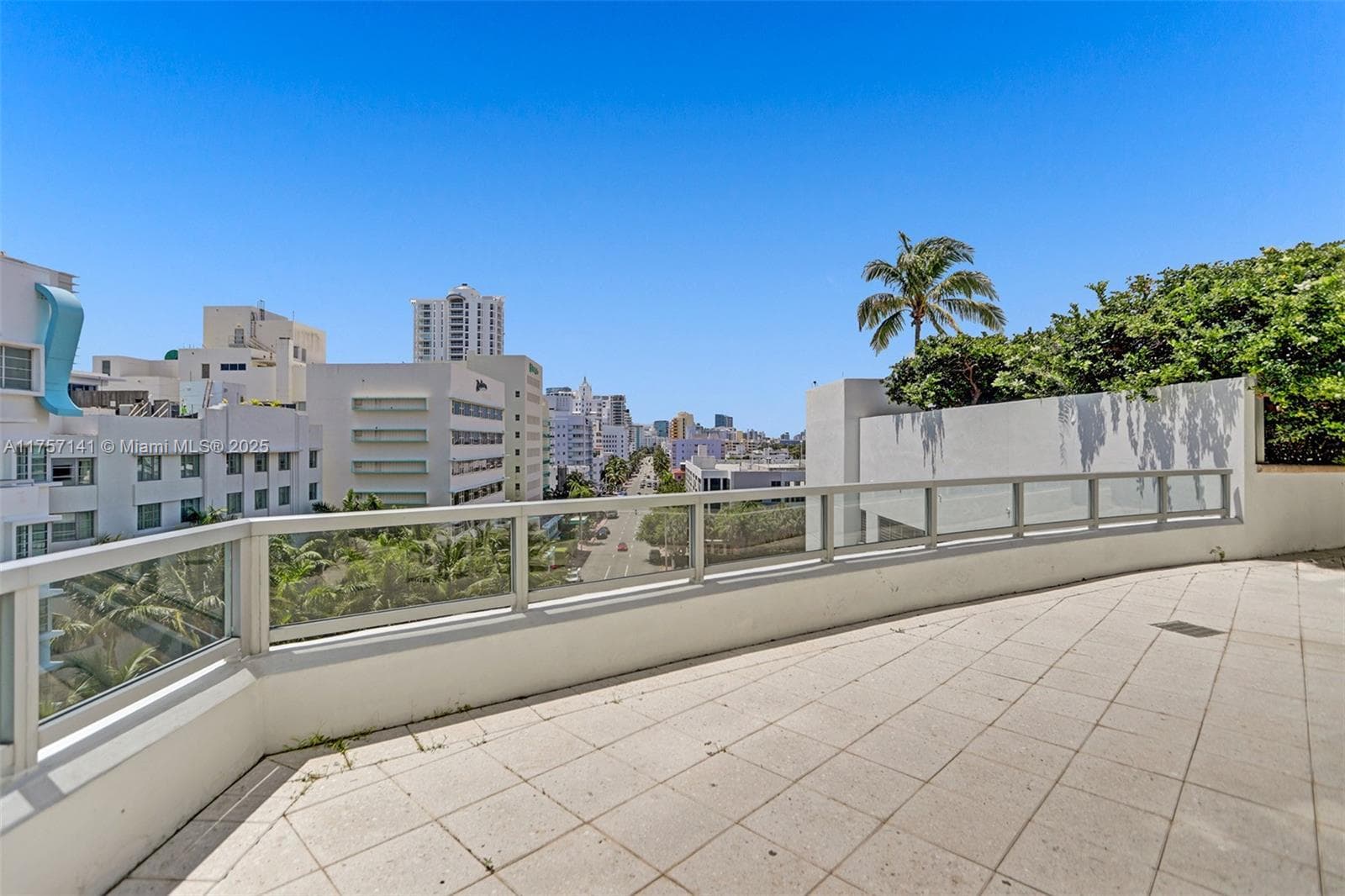 A11757141 — Miami Beach — 9