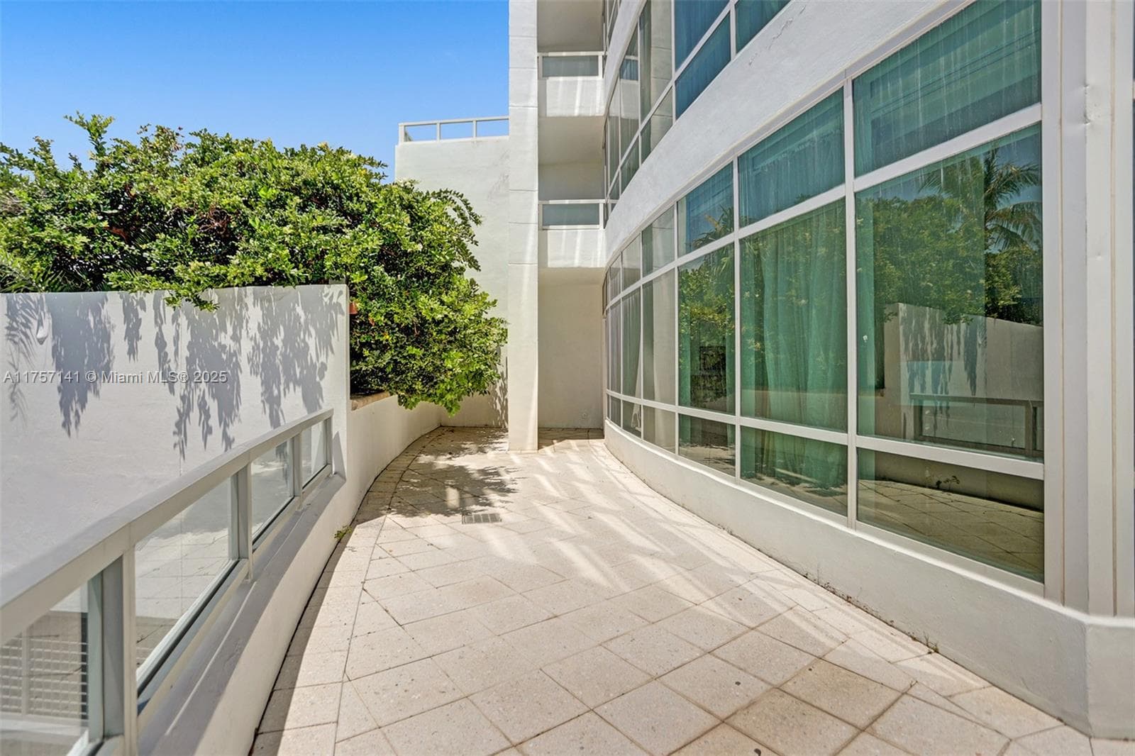 A11757141 — Miami Beach — 29