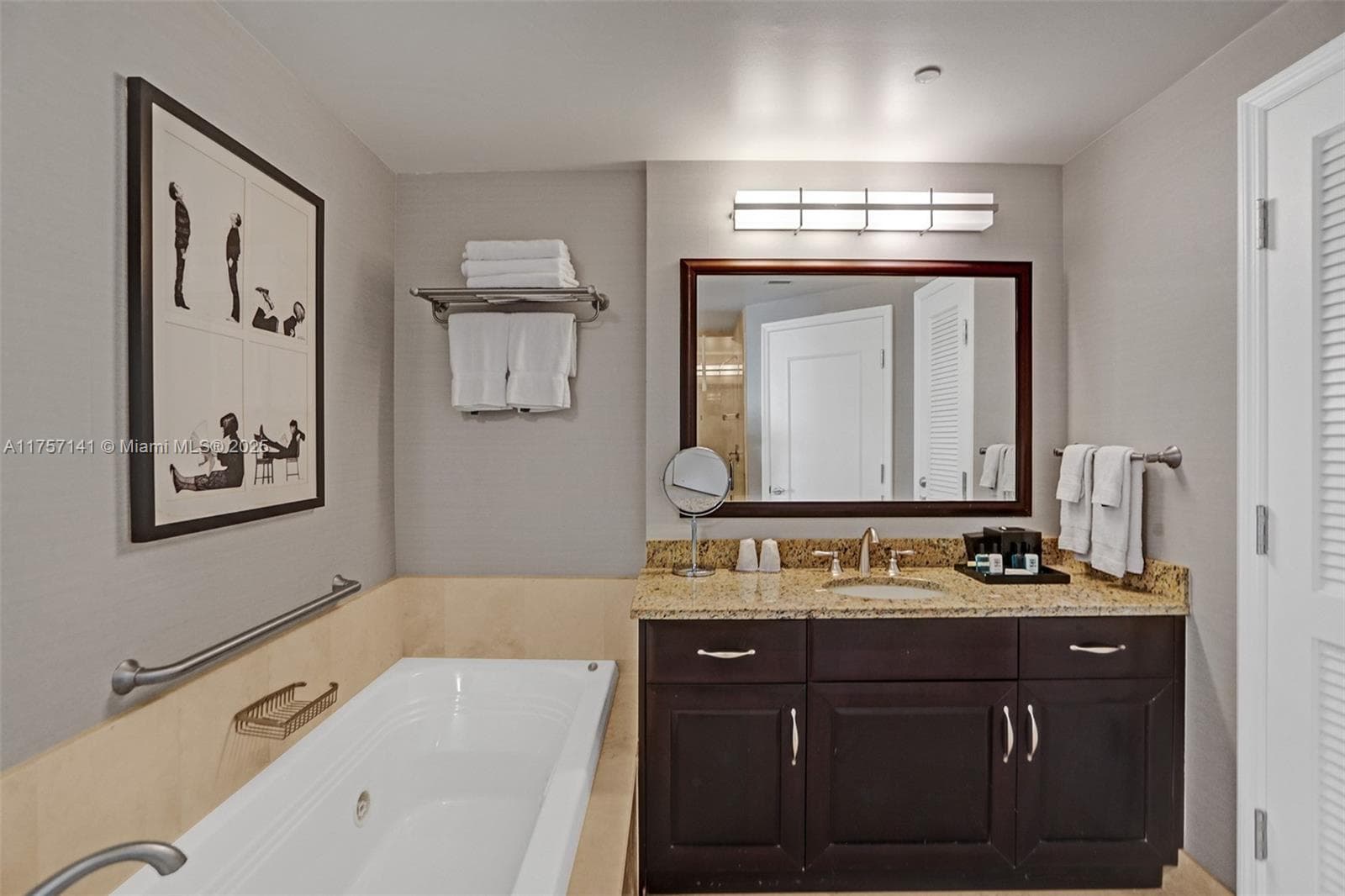 A11757141 — Miami Beach — 25