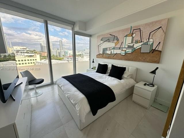 A11758198 — Miami Beach — 23