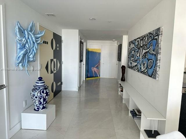 A11758198 — Miami Beach — 9