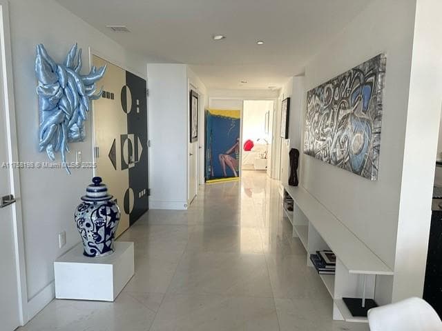 A11758198 — Miami Beach — 8