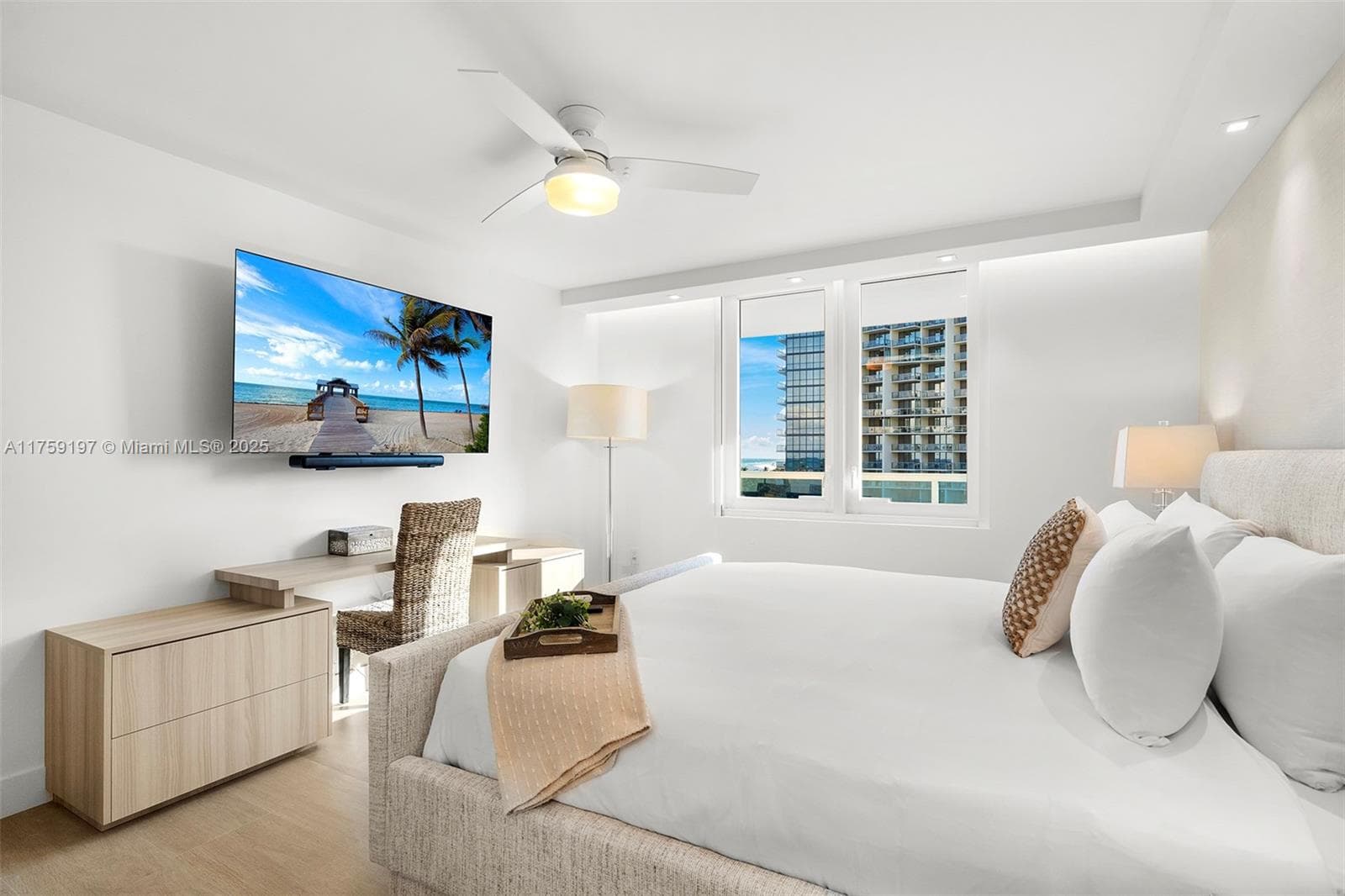 A11759197 — Miami Beach — 2