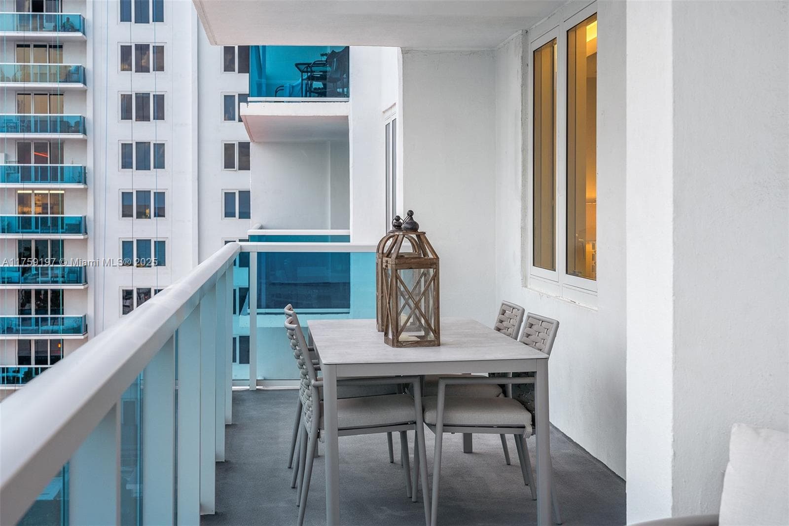 A11759197 — Miami Beach — 49
