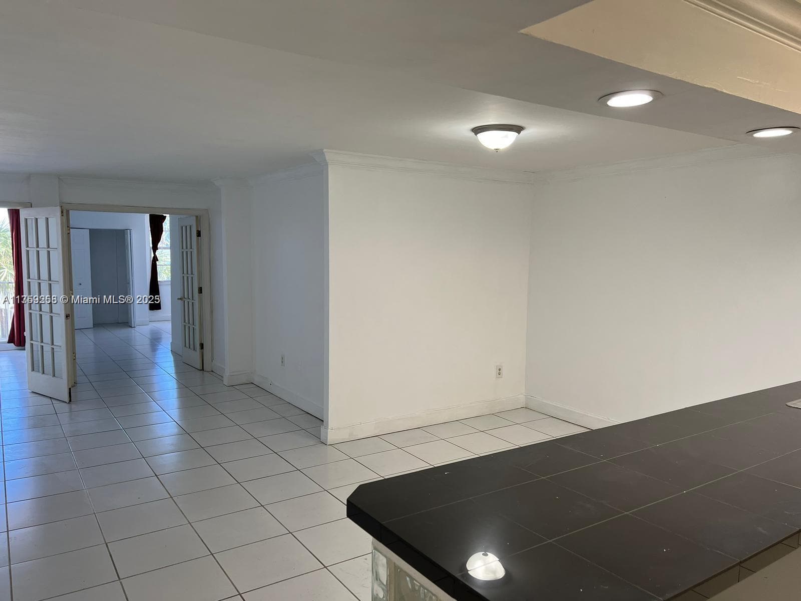 A11759258 — Miami Beach — 23