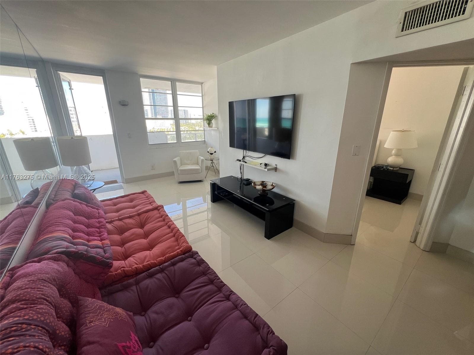 A11763275 — Miami Beach — 6