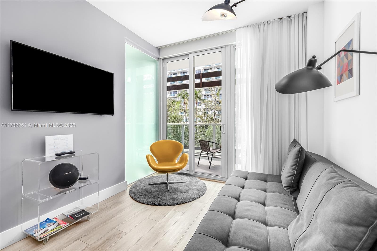 A11763361 — Miami Beach — 10