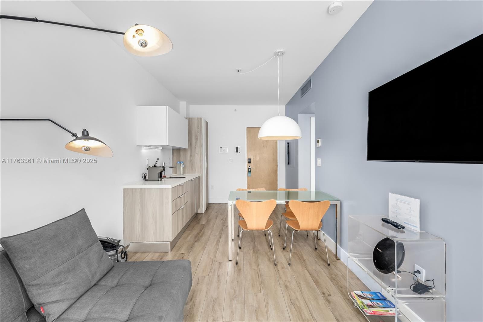 A11763361 — Miami Beach — 11