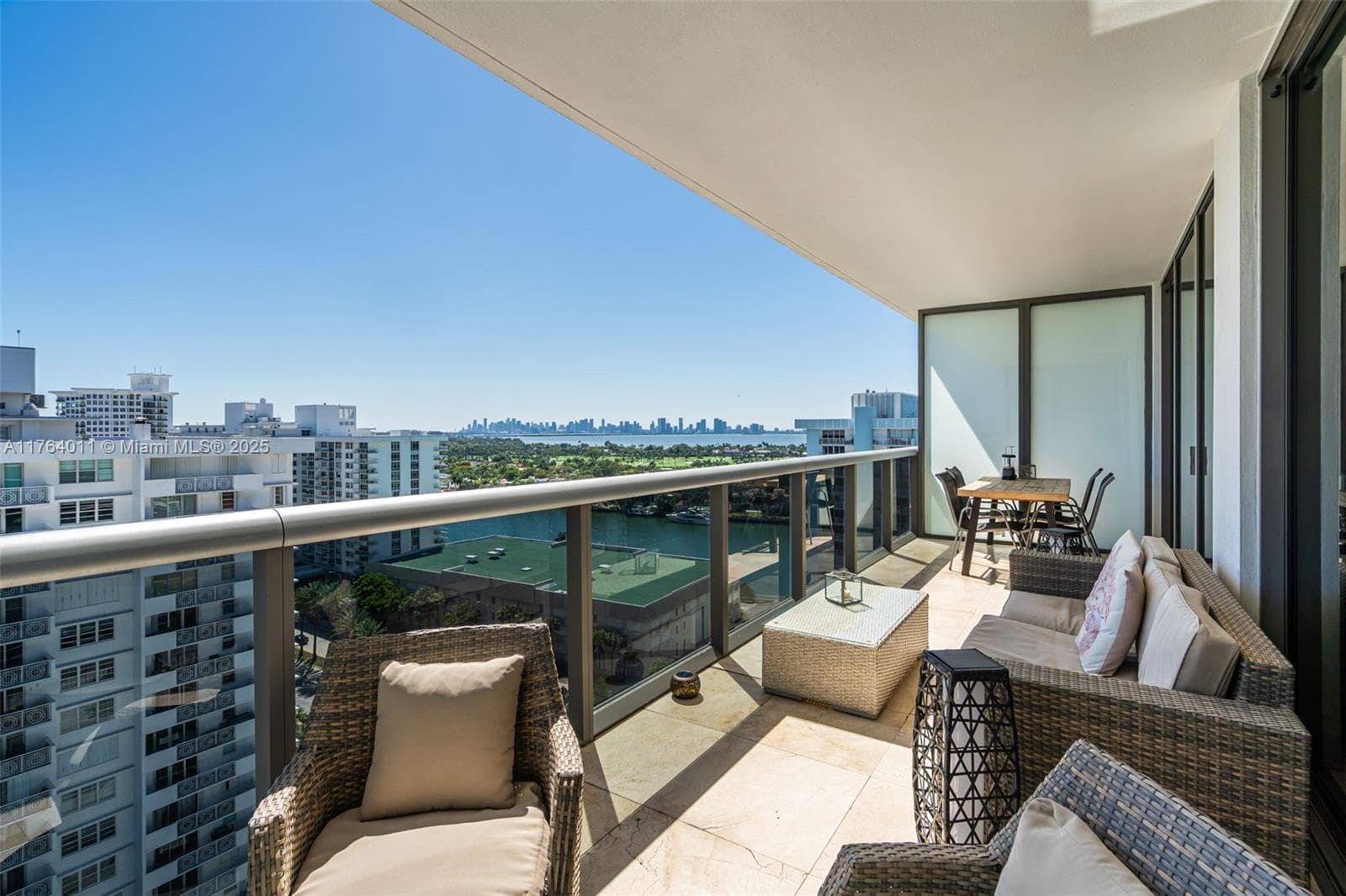 A11764011 — Miami Beach — 27