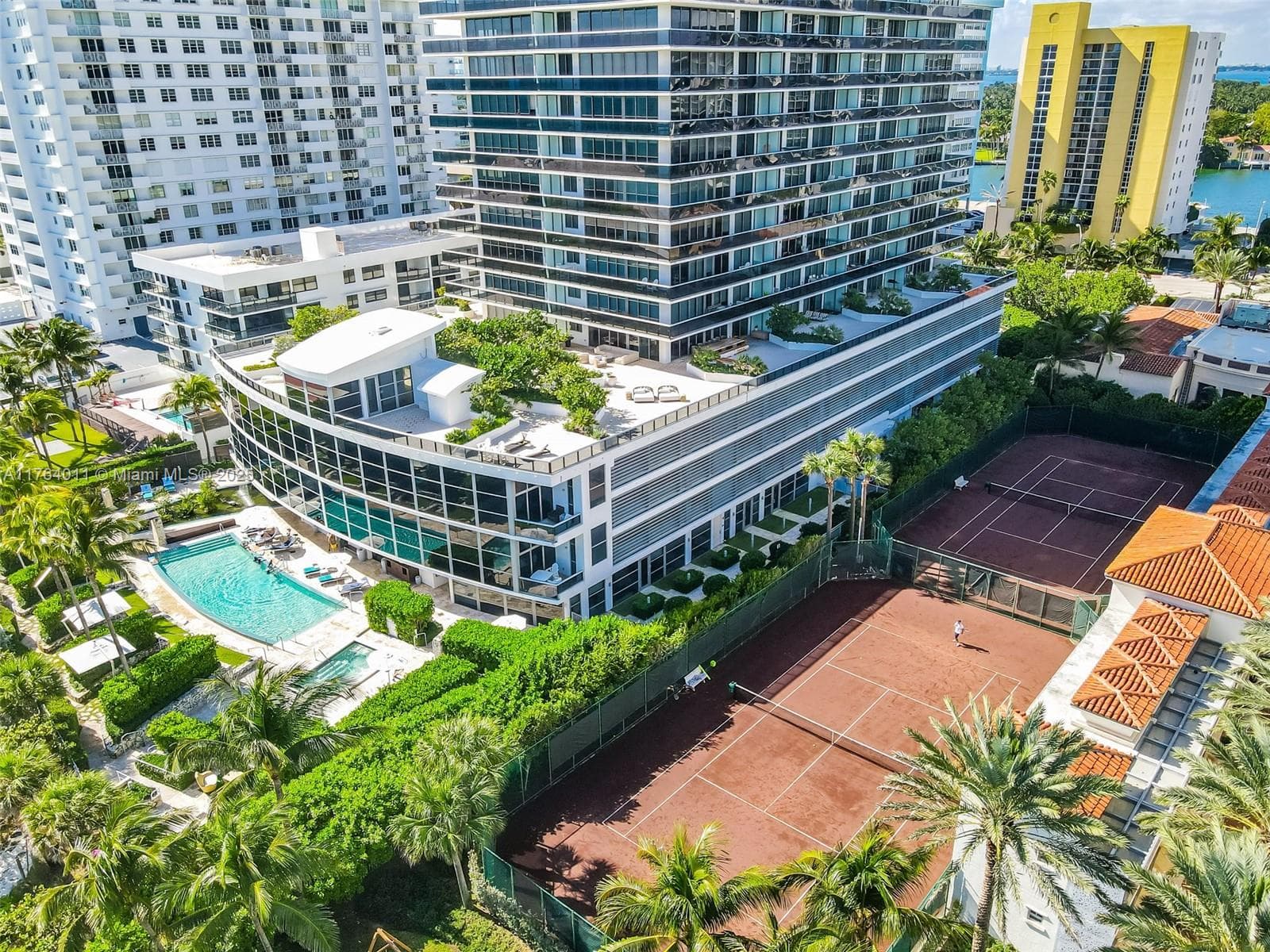 A11764011 — Miami Beach — 52