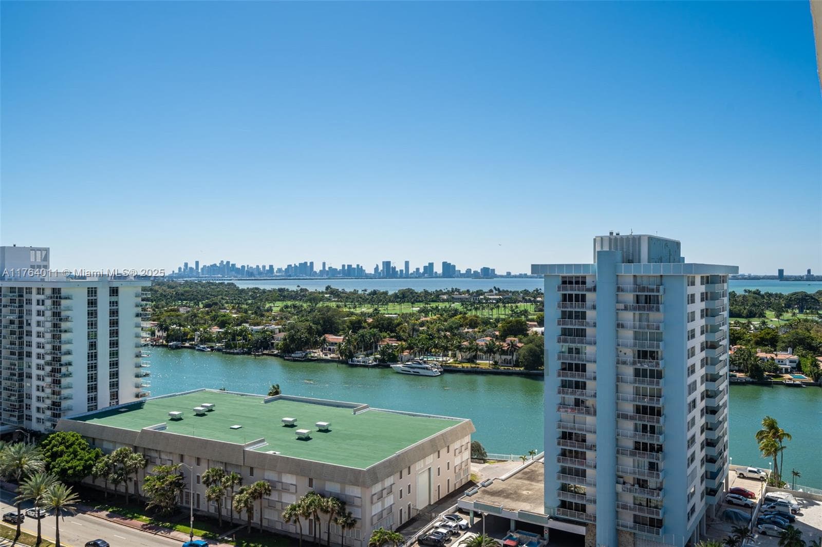 A11764011 — Miami Beach — 28