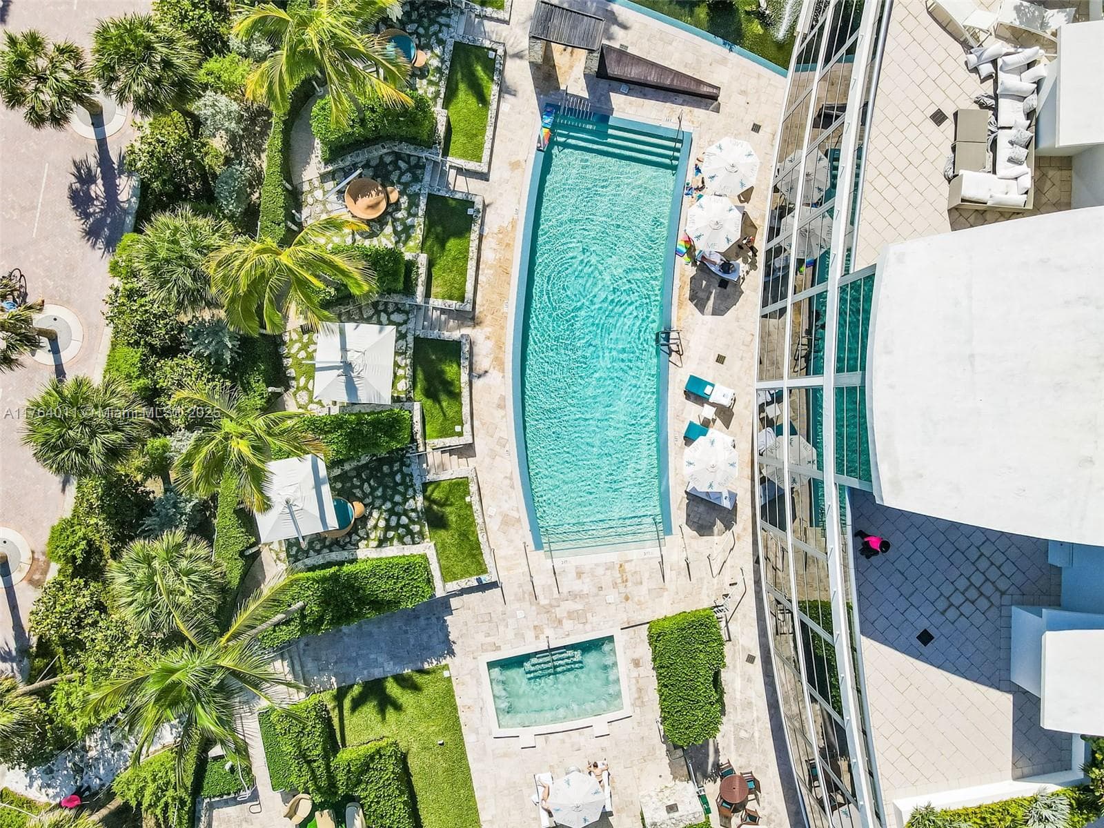 A11764011 — Miami Beach — 54
