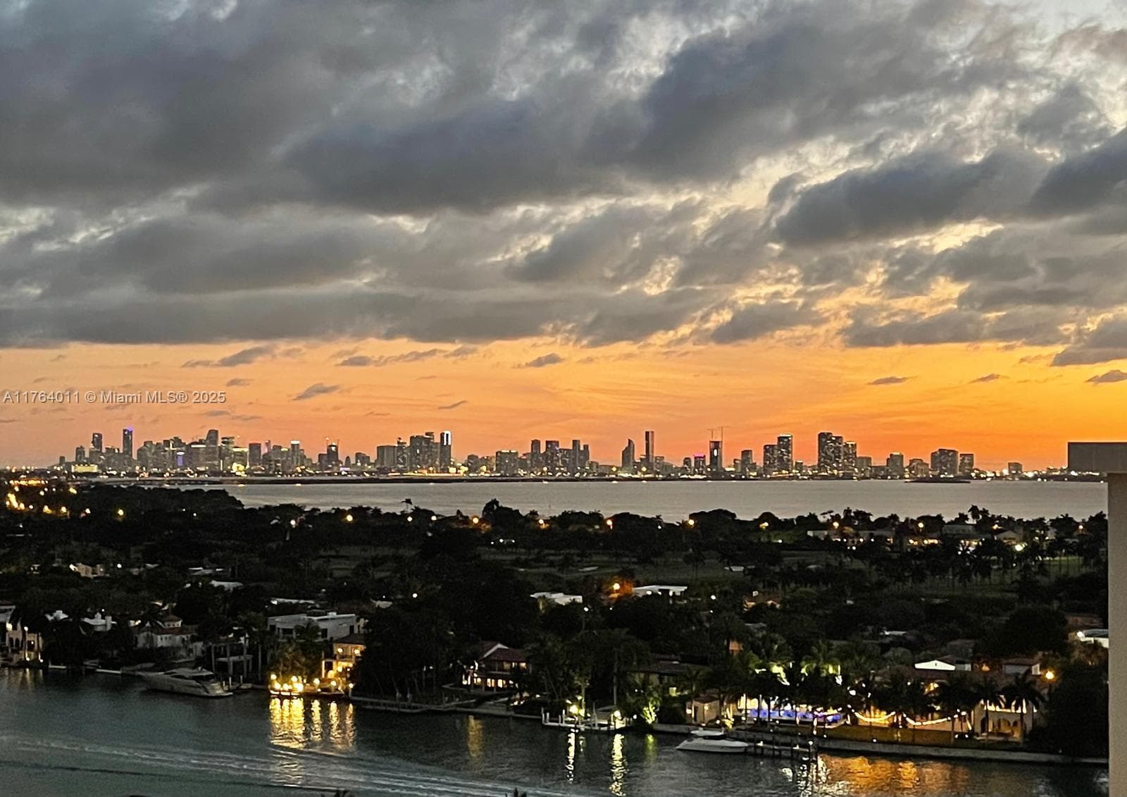 A11764011 — Miami Beach — 37