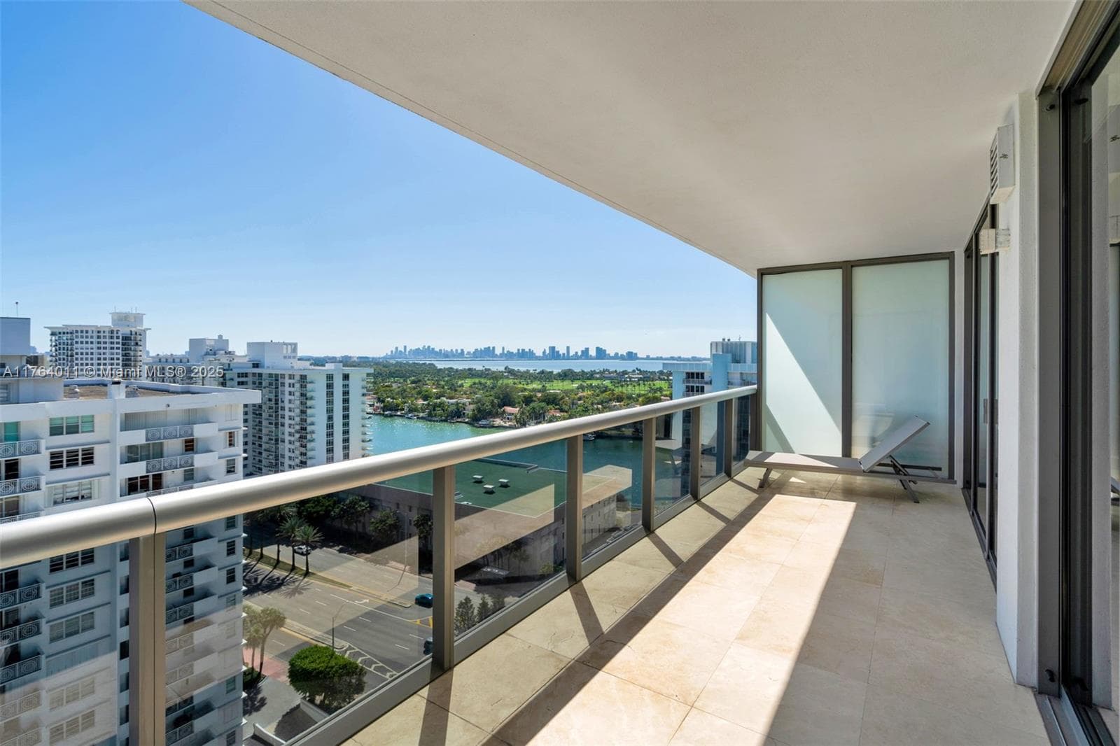A11764011 — Miami Beach — 25