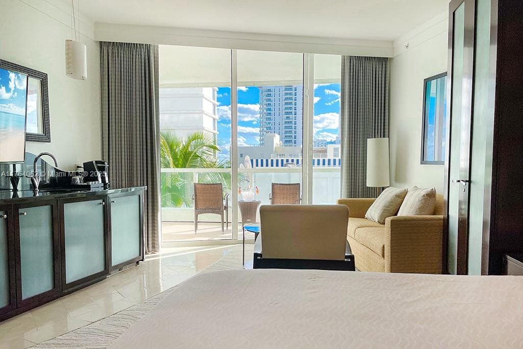 A11764062 — Miami Beach — 4