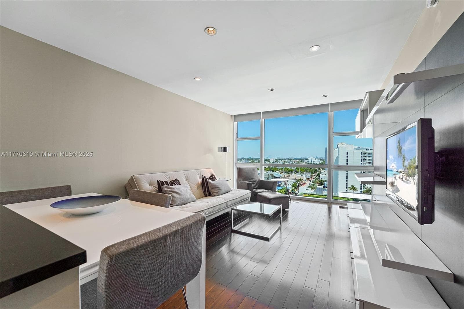 A11770319 — Miami Beach — 16