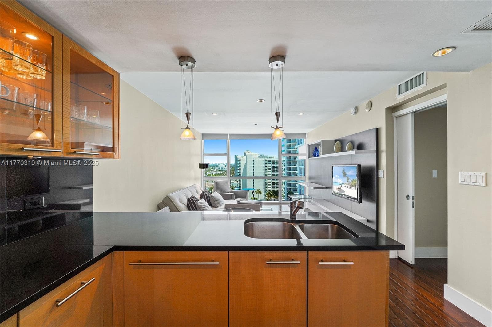 A11770319 — Miami Beach — 5