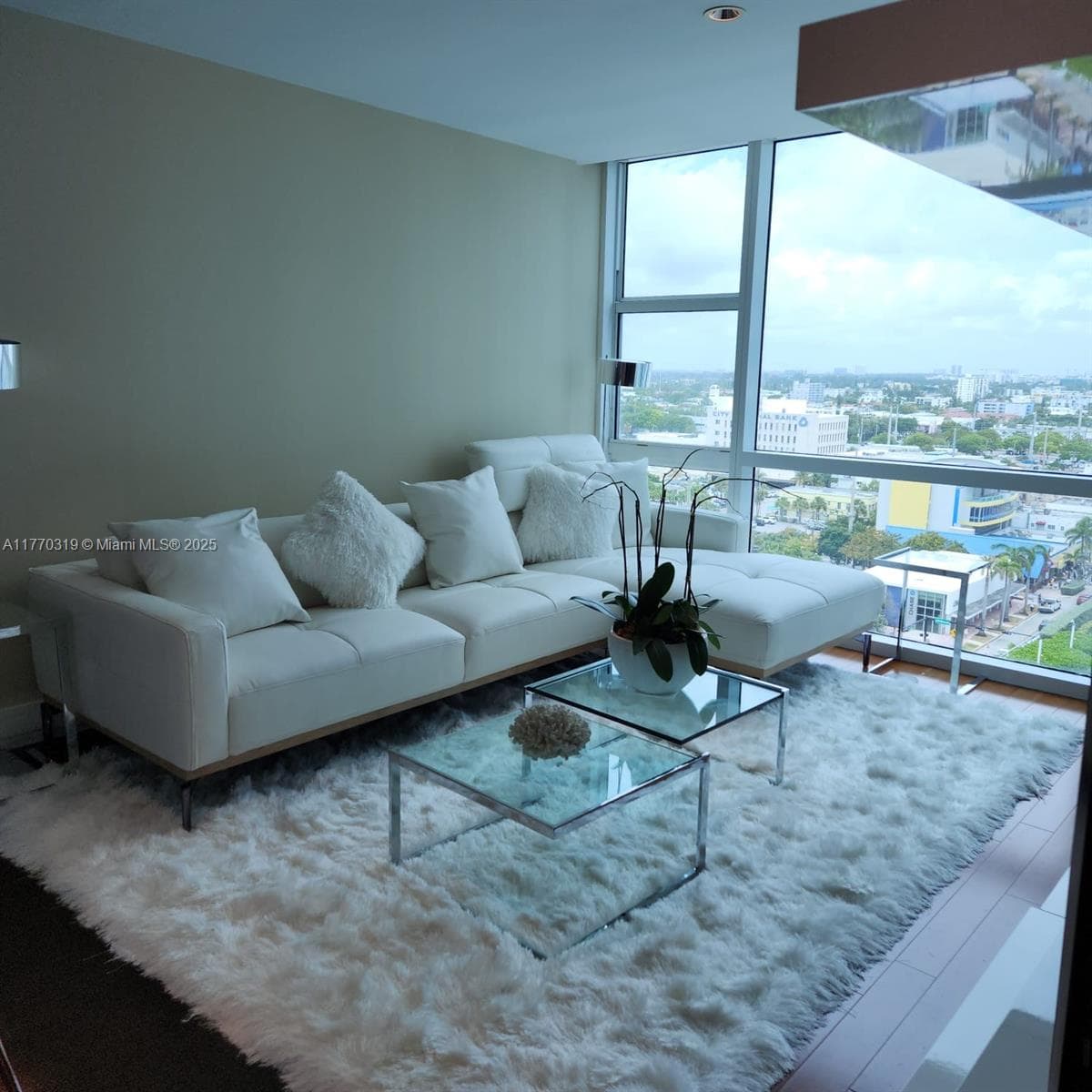 A11770319 — Miami Beach — 21