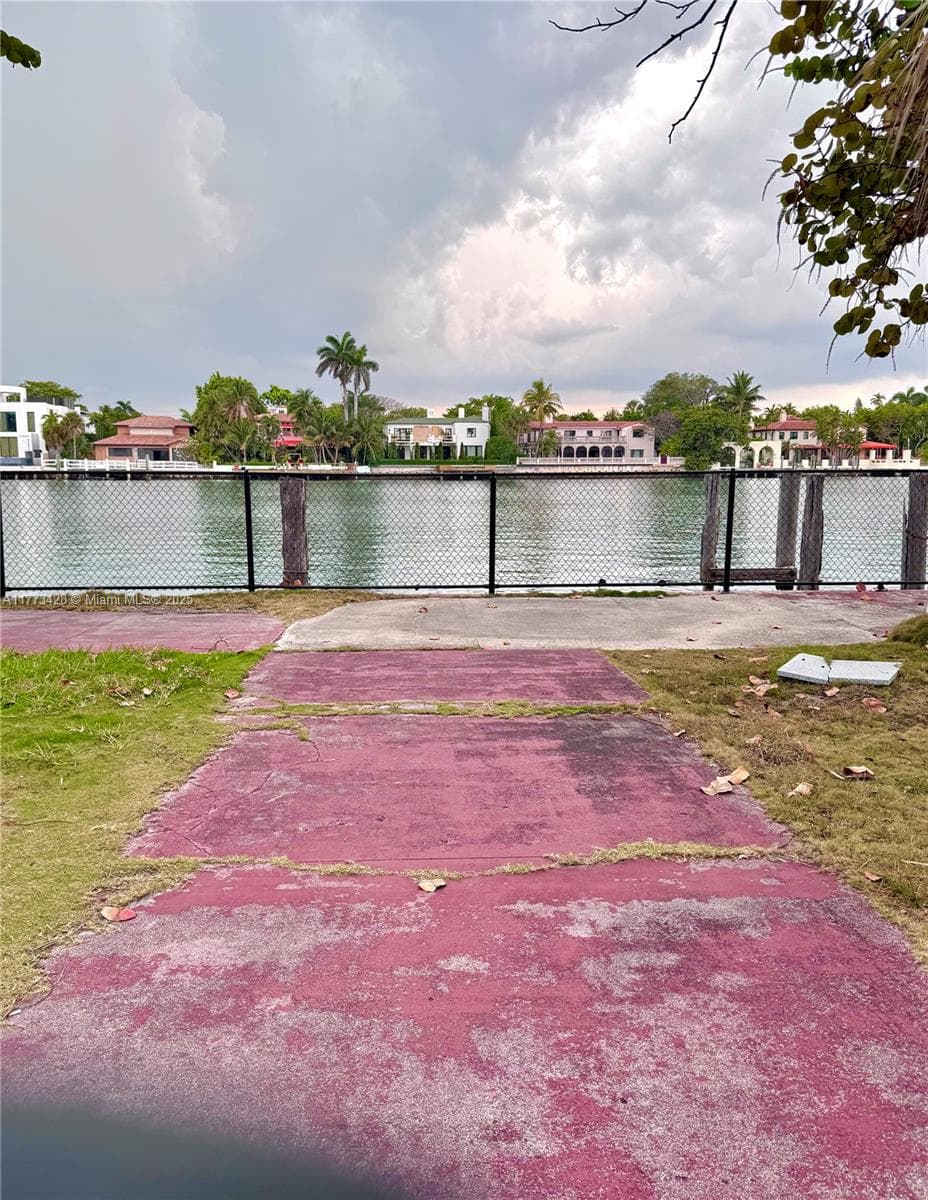 A11773428 — Miami Beach — 2