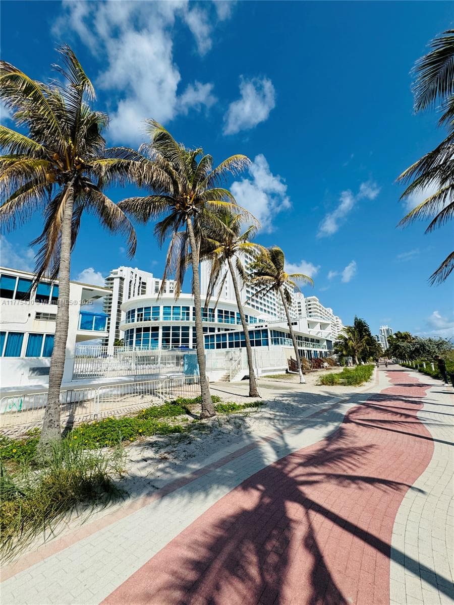 A11775430 — Miami Beach — 23