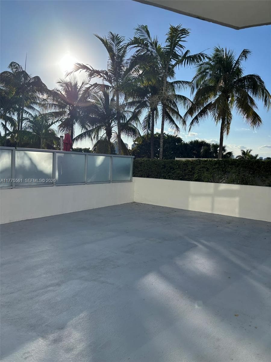 A11775561 — Miami Beach — 3