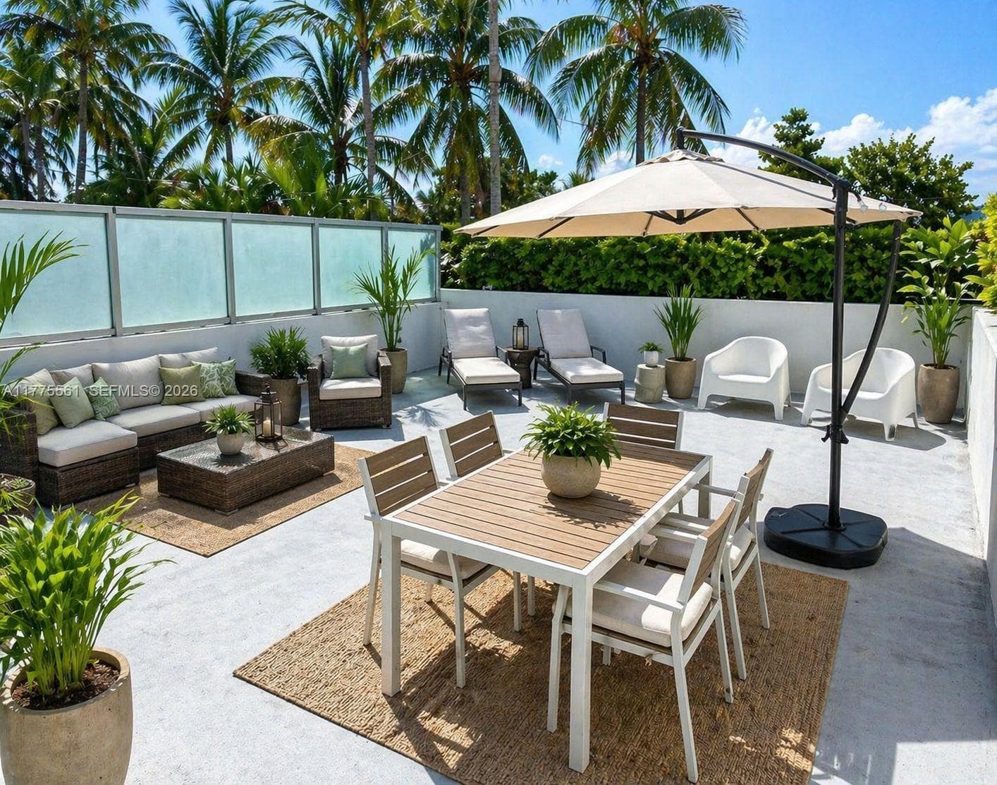 A11775561 — Miami Beach