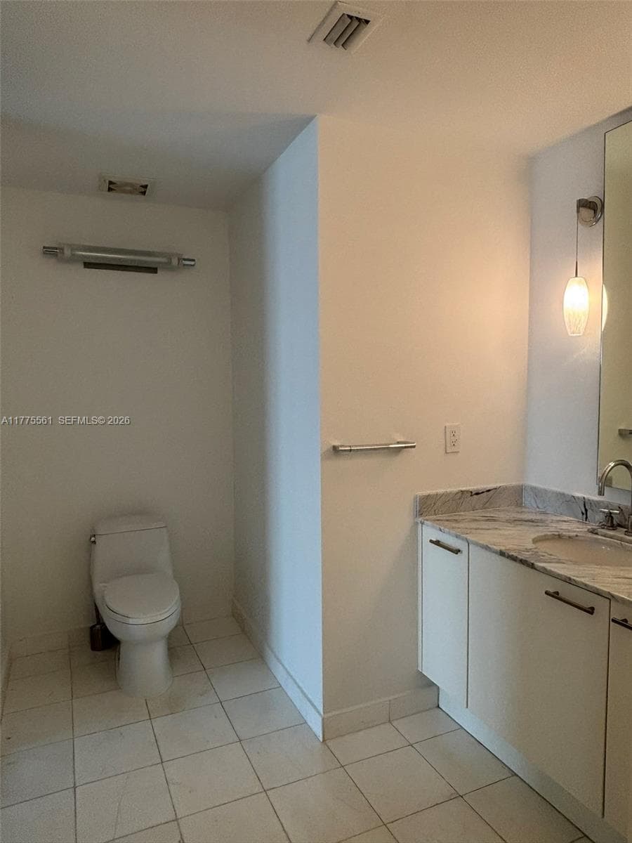 A11775561 — Miami Beach — 21