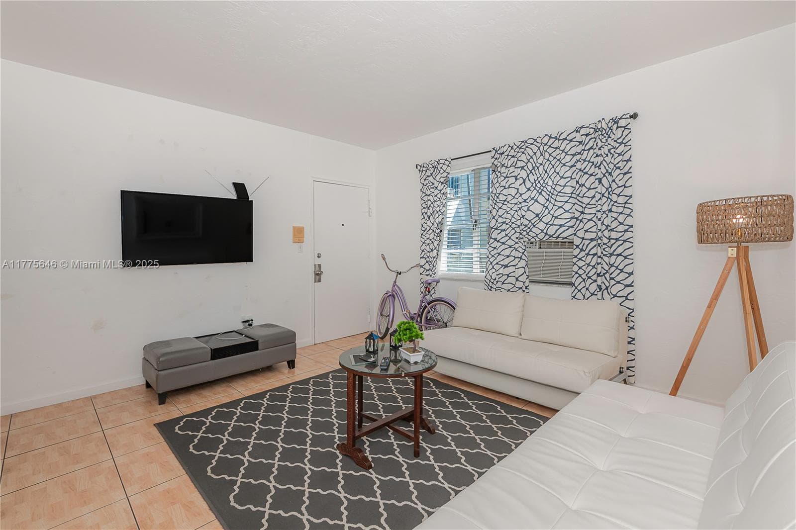 A11775646 — Miami Beach — 2