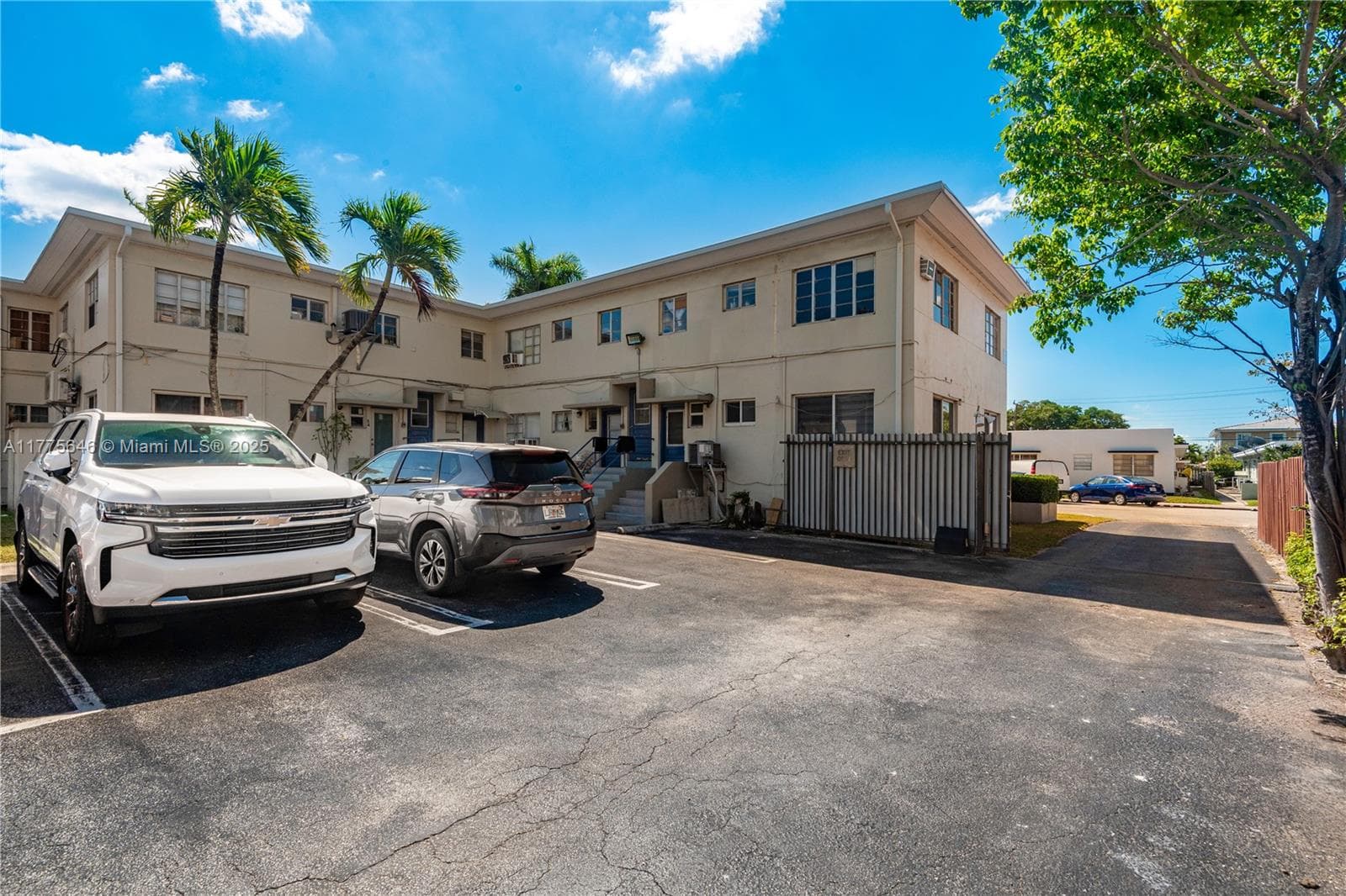 A11775646 — Miami Beach — 20