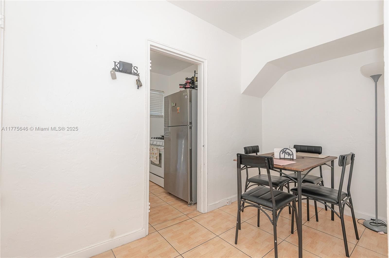 A11775646 — Miami Beach — 14