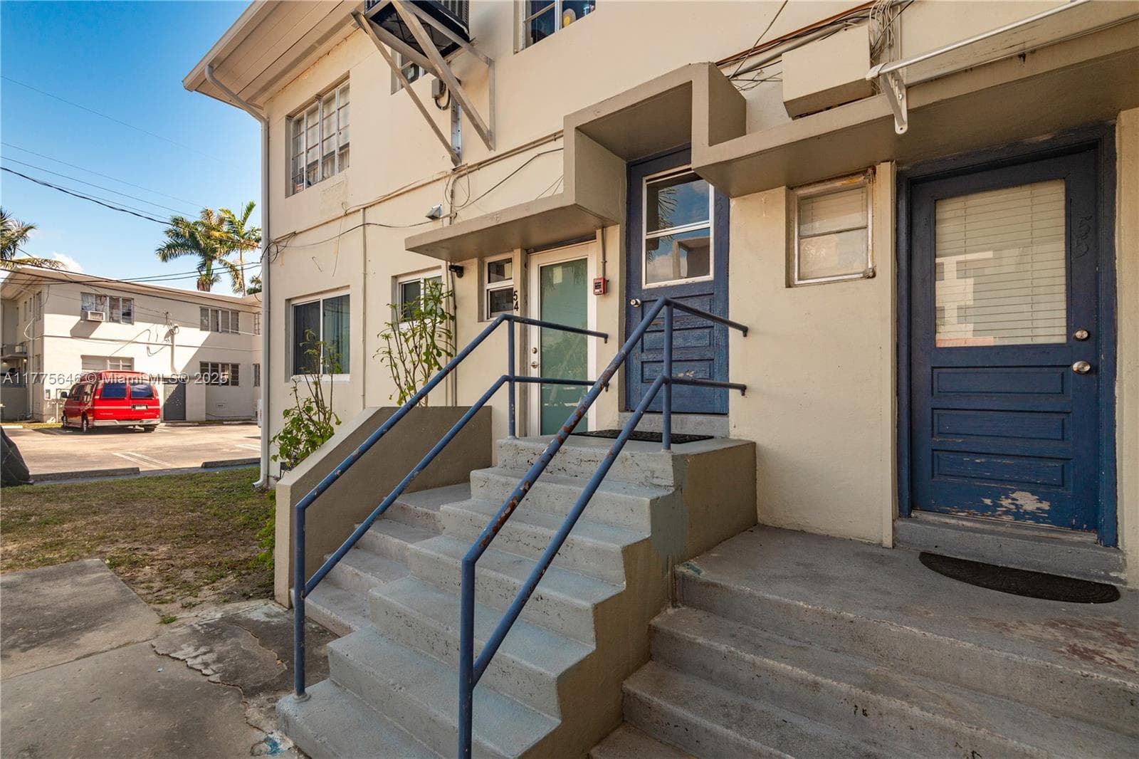 A11775646 — Miami Beach — 19