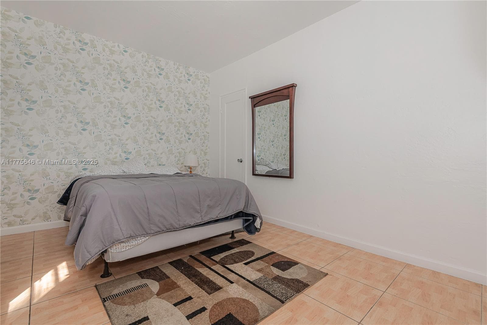 A11775646 — Miami Beach — 8