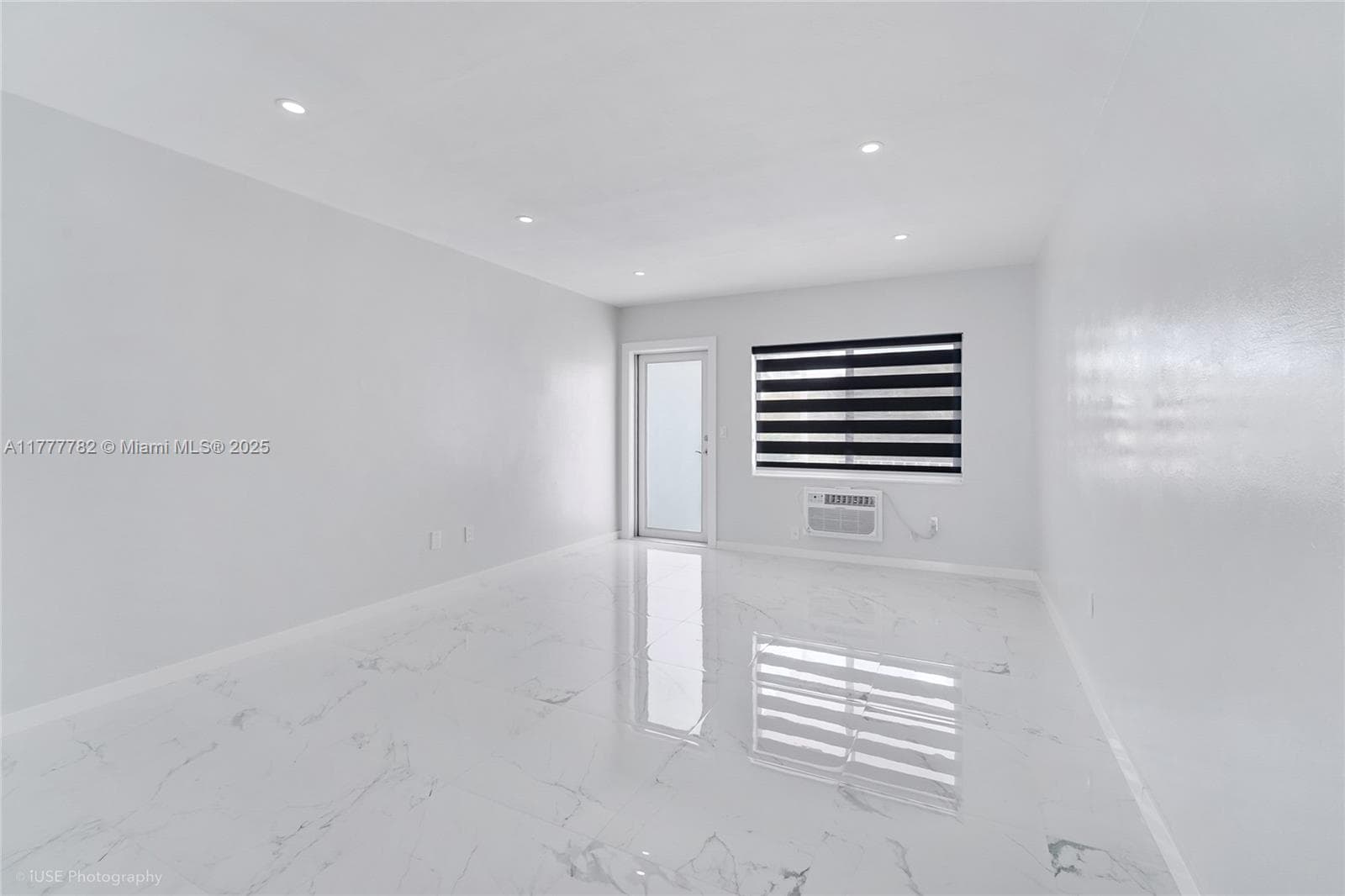A11777782 — Miami Beach — 3