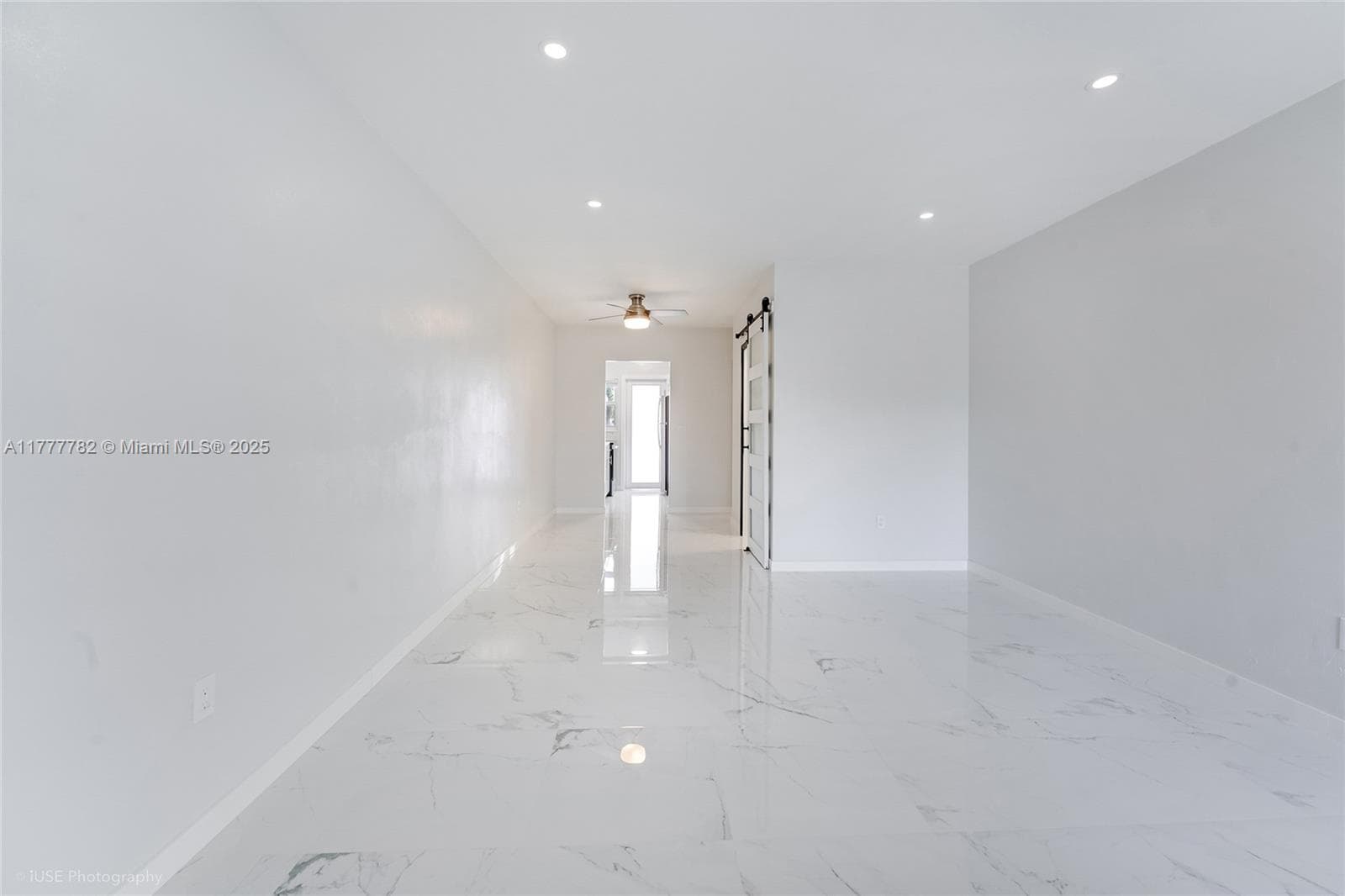A11777782 — Miami Beach