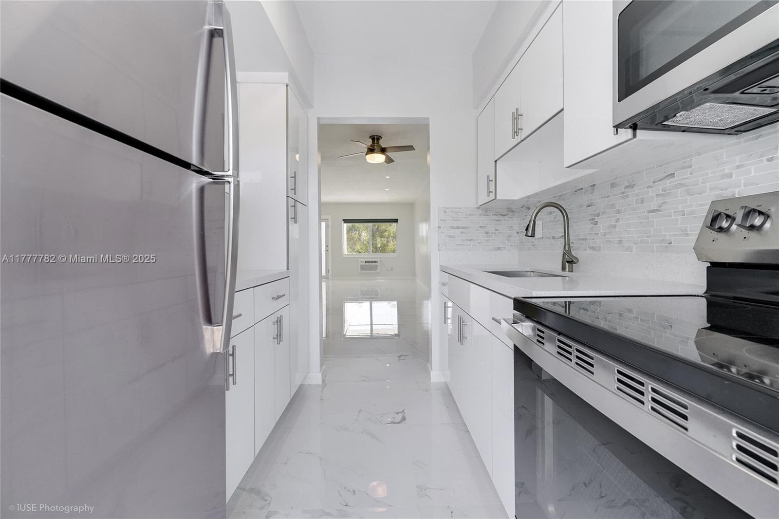 A11777782 — Miami Beach — 11