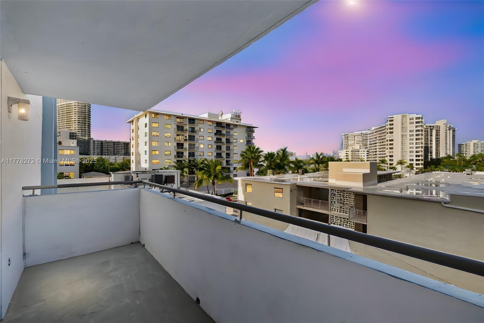 A11778273 — Miami Beach — 13