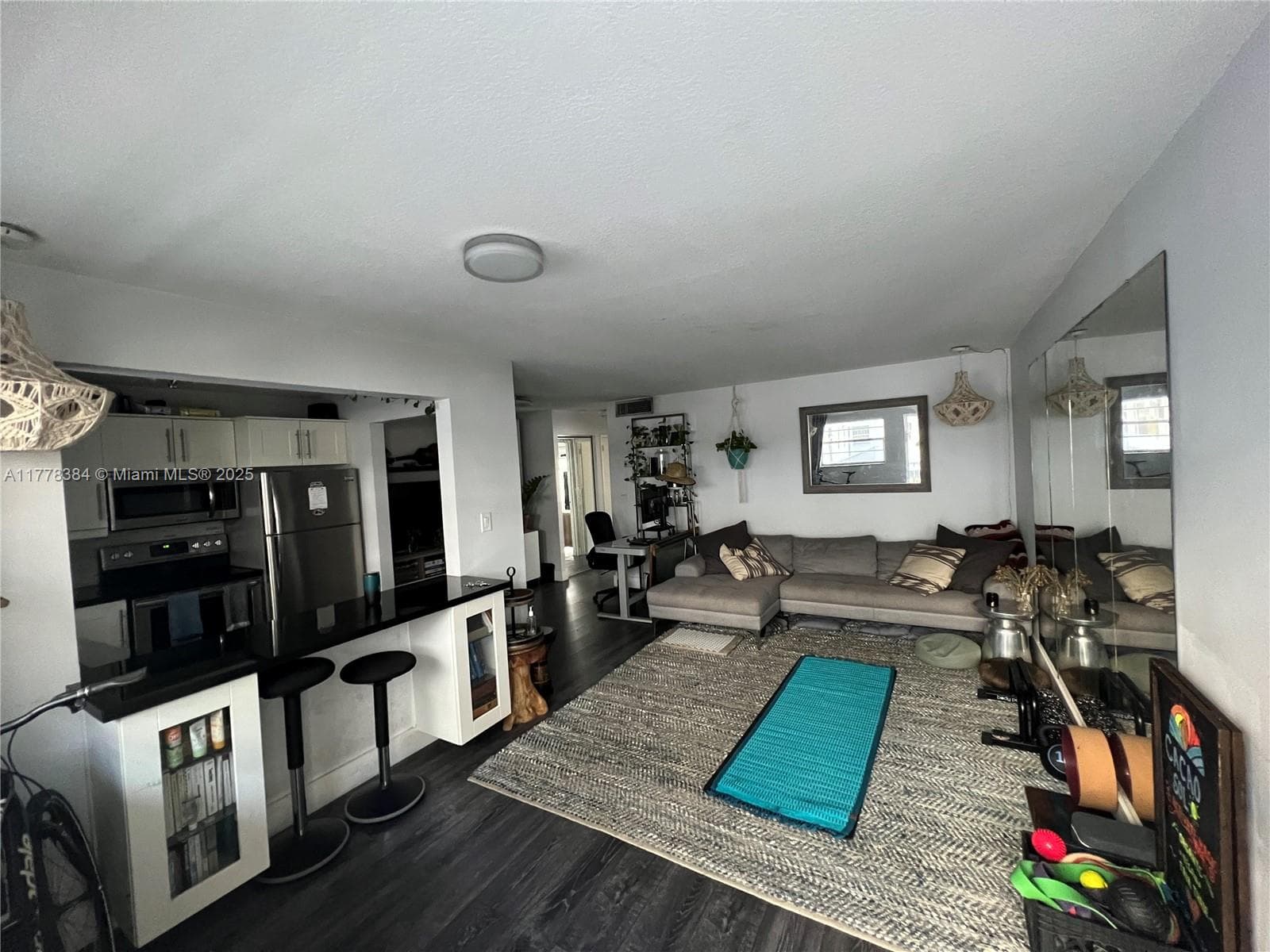 A11778384 — Miami Beach — 2
