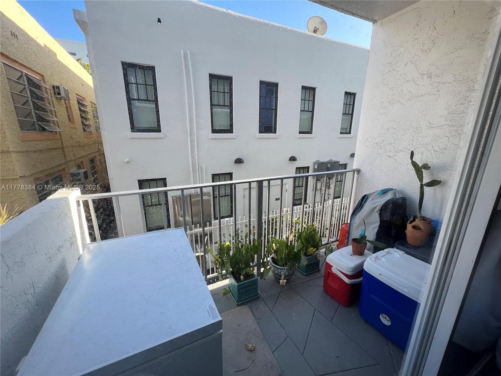 A11778384 — Miami Beach — 10