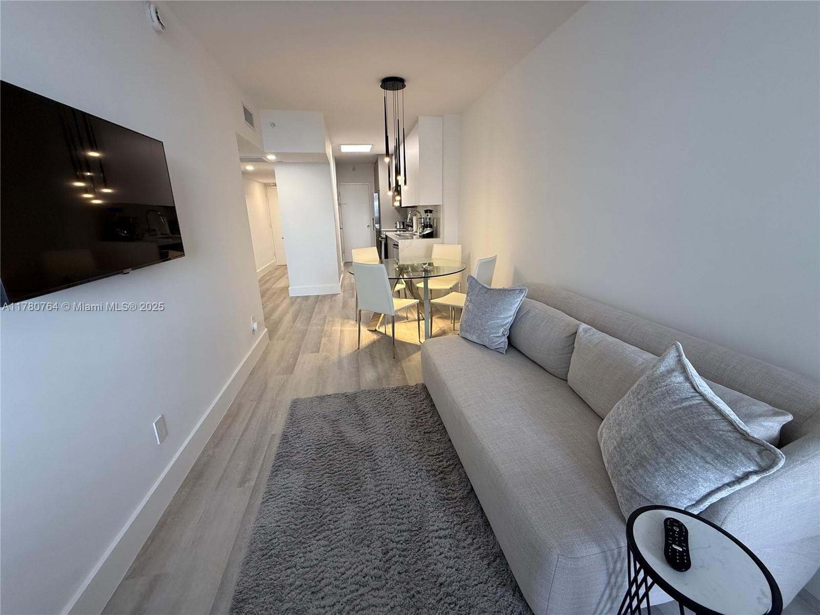 A11780764 — Miami Beach