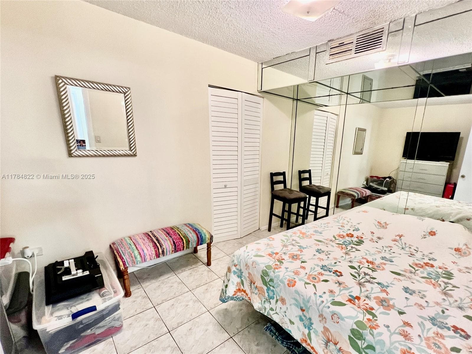 A11784822 — Miami Beach — 23