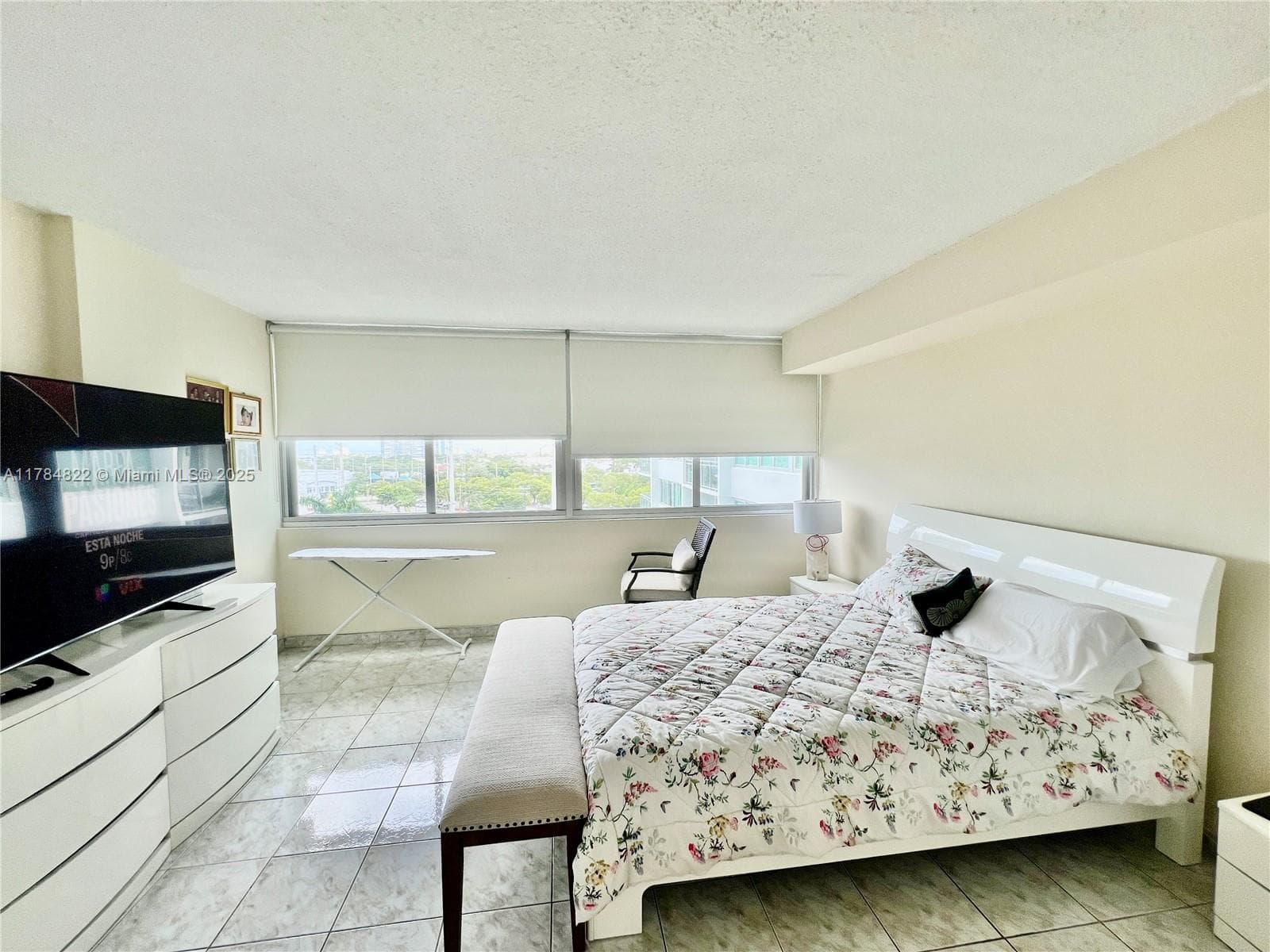 A11784822 — Miami Beach — 26