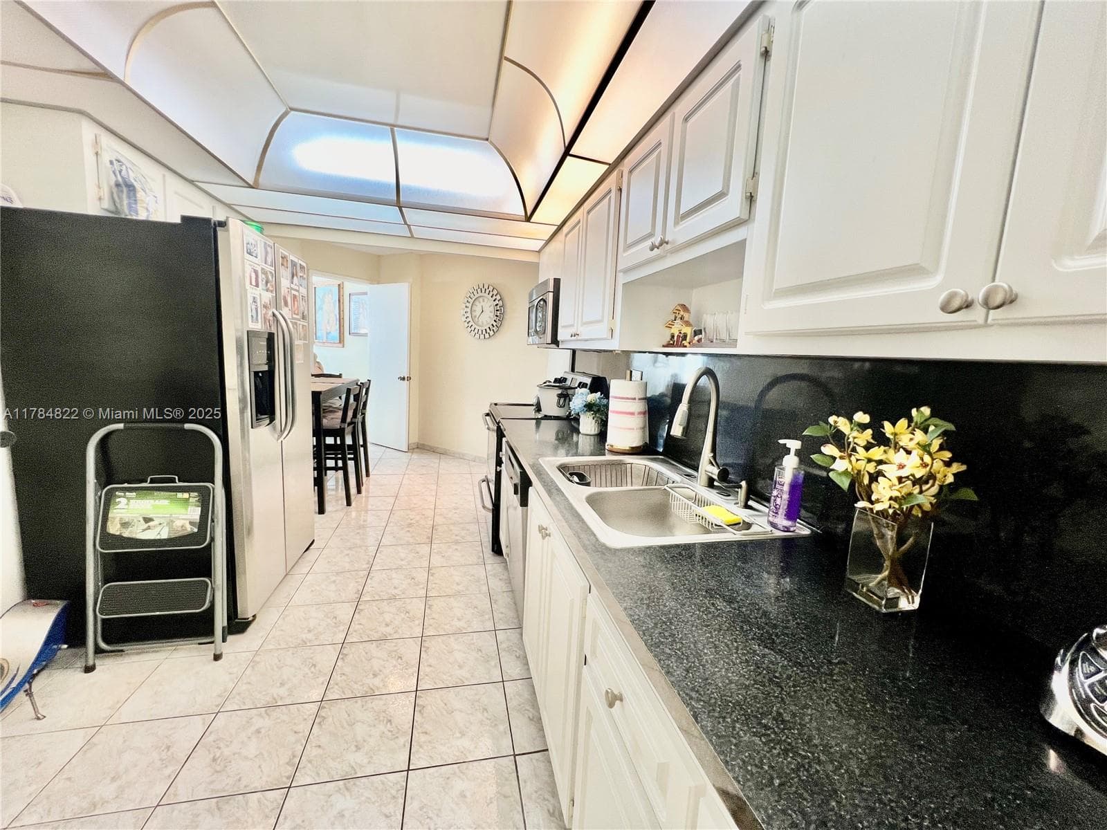 A11784822 — Miami Beach — 22