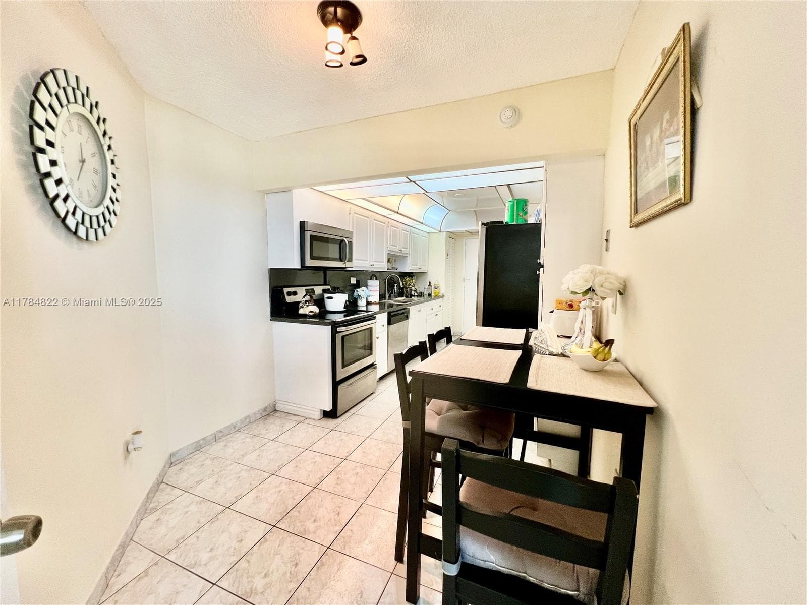 A11784822 — Miami Beach — 20