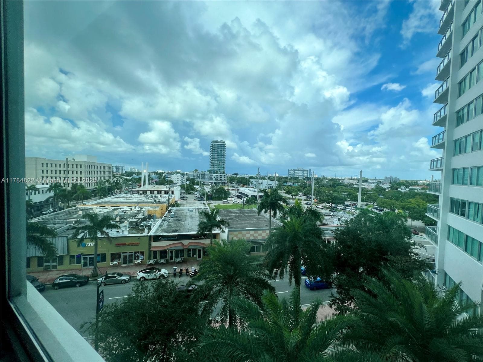 A11784822 — Miami Beach — 30