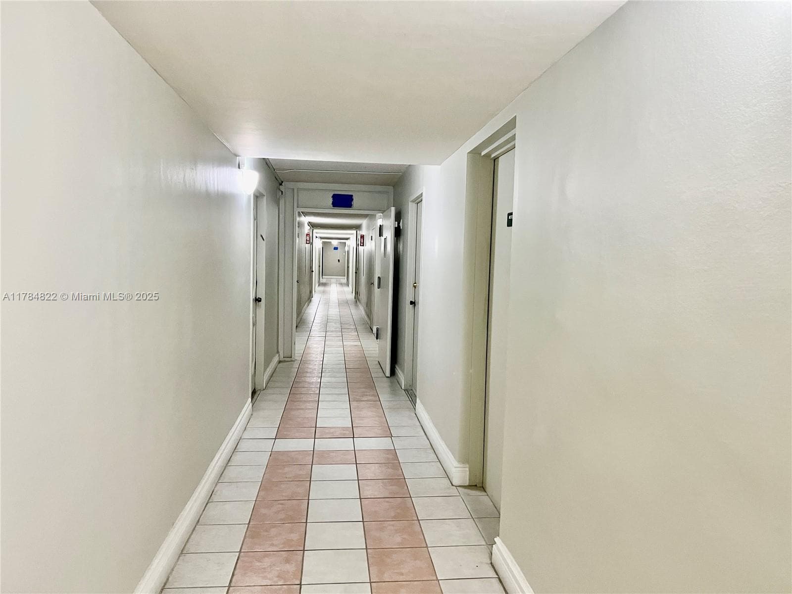 A11784822 — Miami Beach — 15